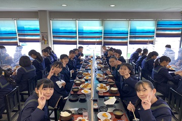 昼食風景