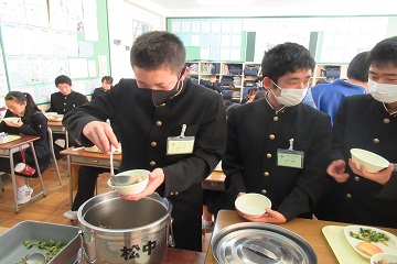 おかわりの様子