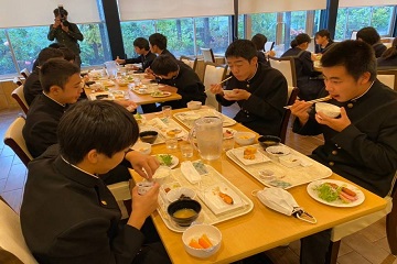 朝食