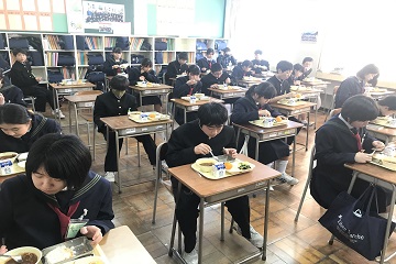 給食の様子
