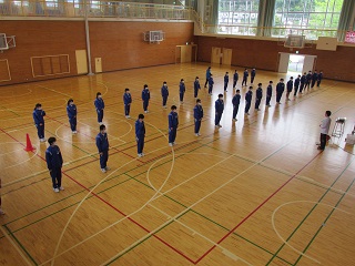 体育の授業風景２