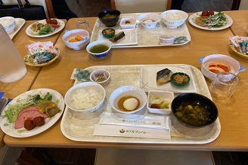 朝食
