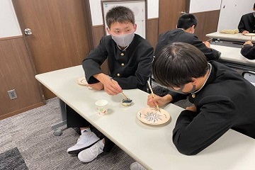 皿の絵付け体験